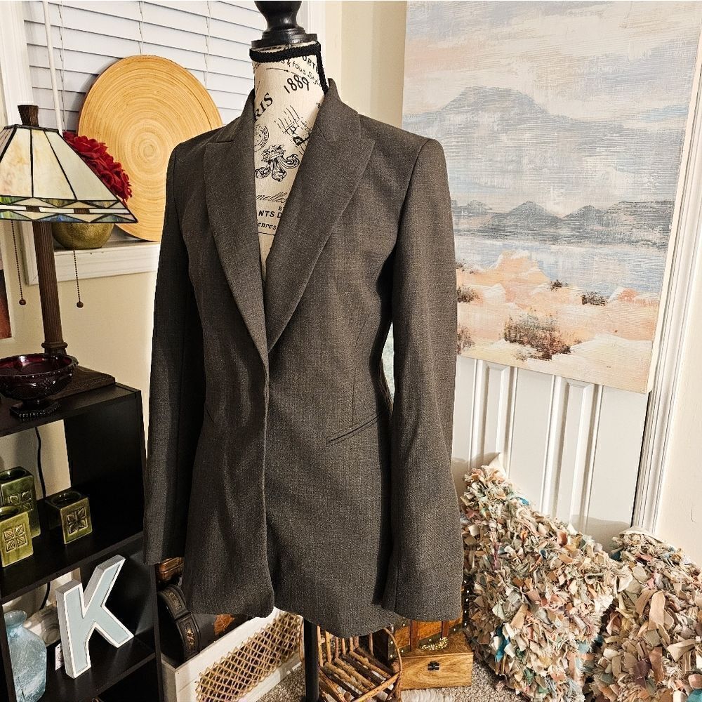 Zara Woman Dark Grey Business Casual One Button Contemporary Blazer Jacket.